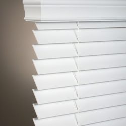 Faux-Wood-Blinds7-640x480